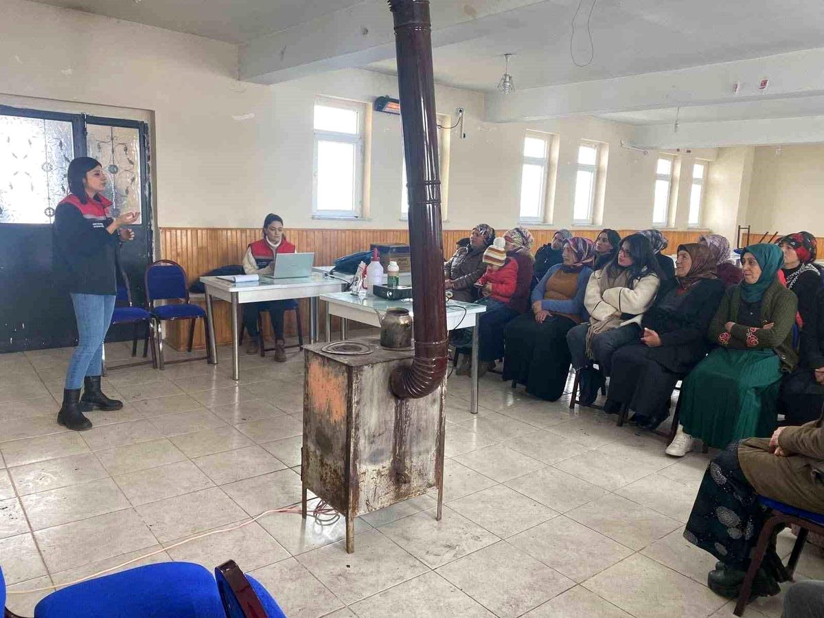 Kars\'ta Kadın Çiftçilere Eğitim Projesi
