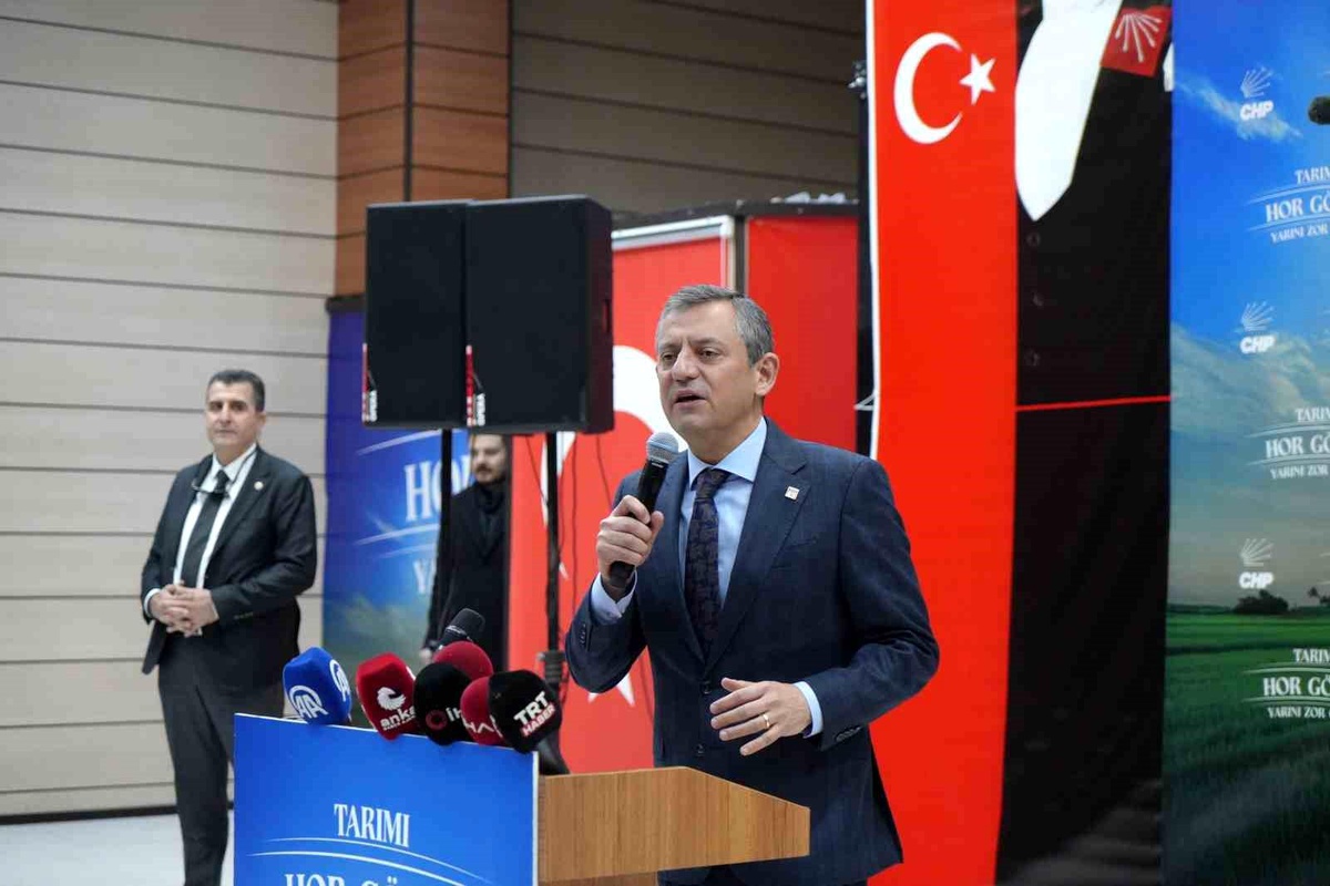 Özgür Özel Erzincan\'da Çiftçilere Söz Verdi: \'Elektrik ve Sulama Maliyetlerini Ucuzlatacağız\'