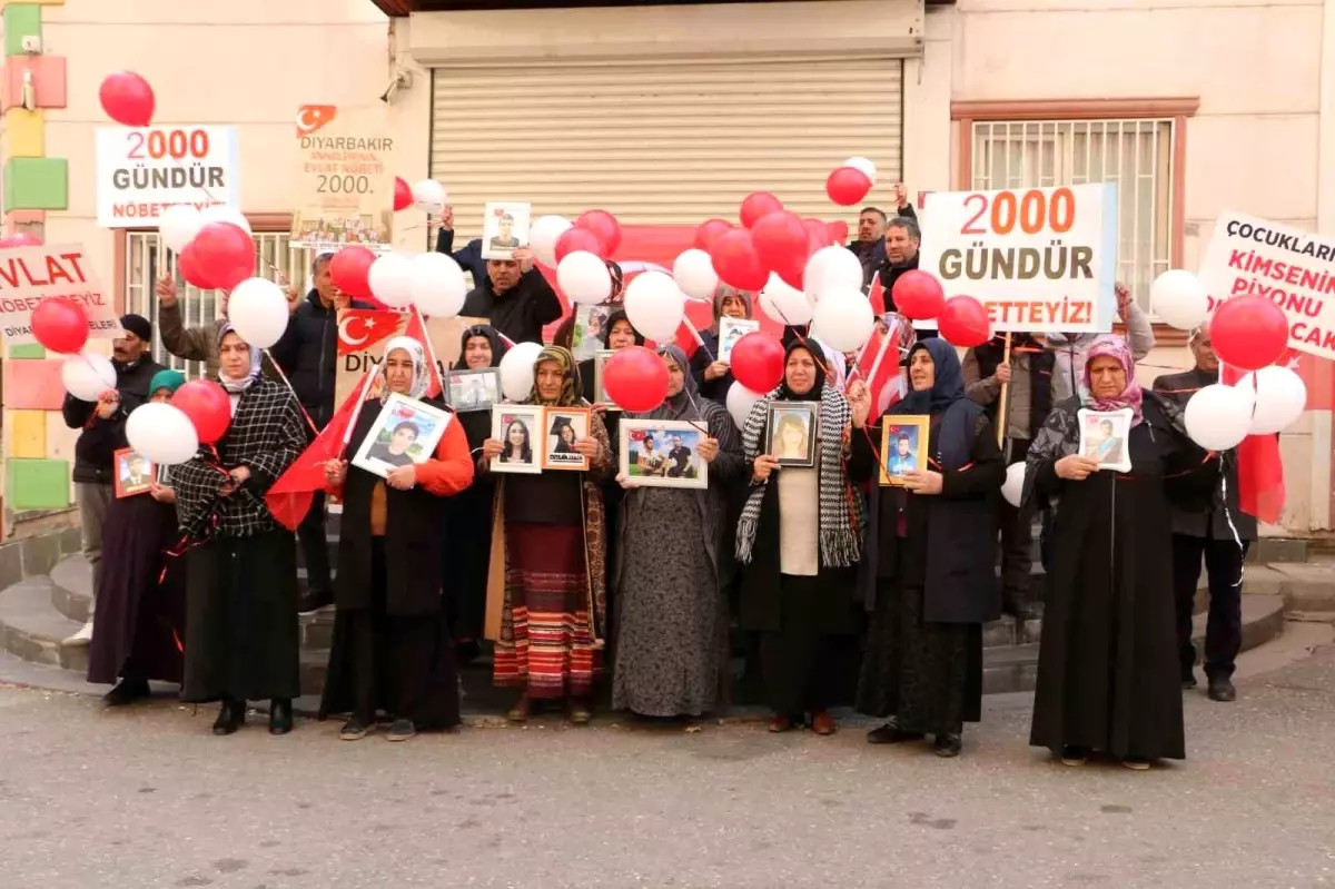 Diyarbakır\'da 2 Bin Günlük Evlat Nöbeti