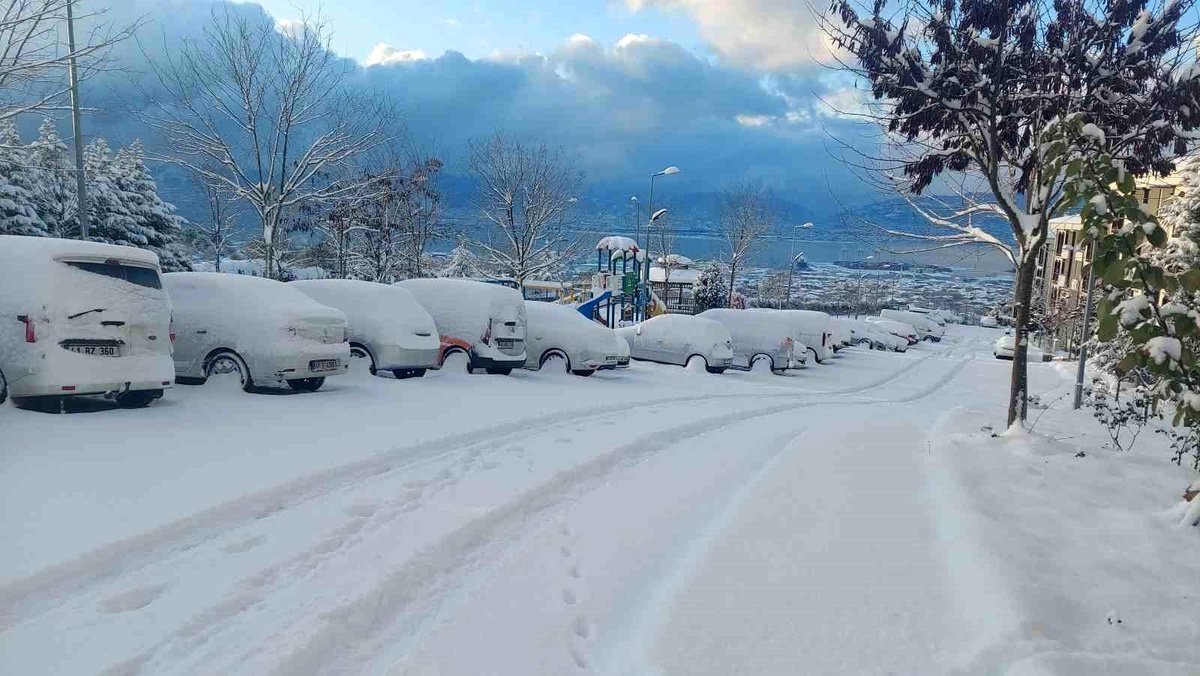Kocaeli\'de Kar Nedeniyle Eğitime 2 Gün Ara