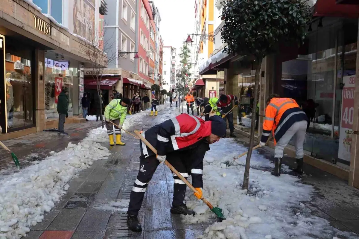 Ordu\'da Kar Temizleme Çalışmaları Devam Ediyor