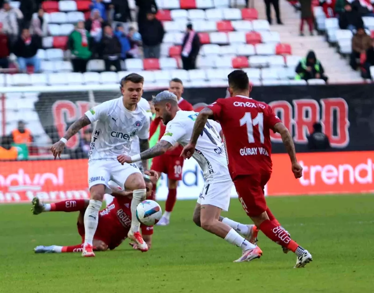 Antalyaspor, Kasımpaşa\'yı 2-1 Yendi