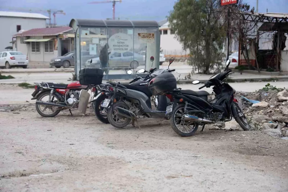 Hatay\'da Motosiklet Hırsızlığı Kamerada