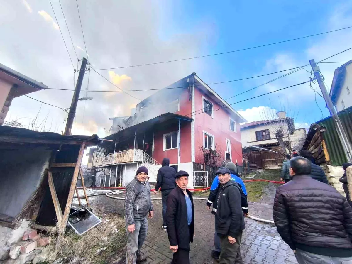 Bolu\'da Ev Yangını, Kullanılamaz Hale Geldi