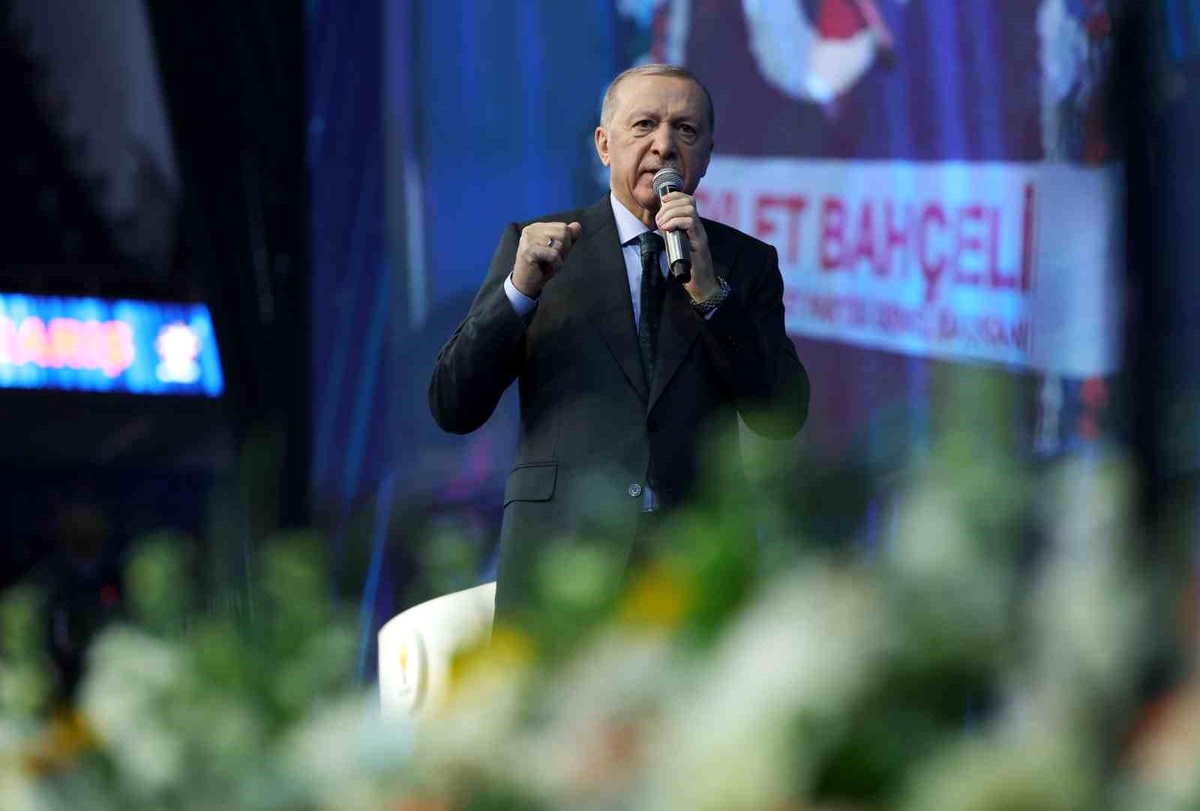Cumhurbaşkanı Erdoğan: "Vatandaşlarımız muhalefetin içler acısı halini gördükçe yönünü bize dönüyor"