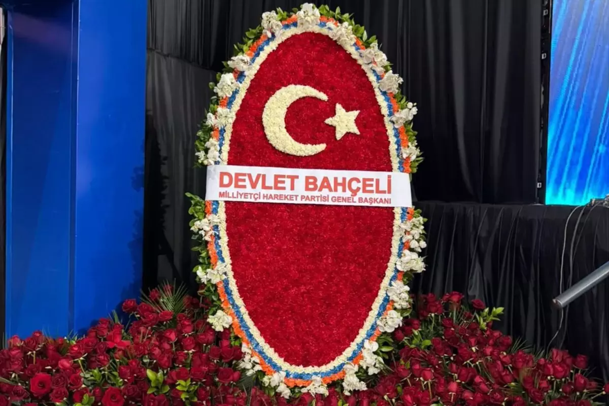 Bahçeli AK Parti kongresine çelenk gönderdi! Mesaj çiçeklerin sayısında gizli