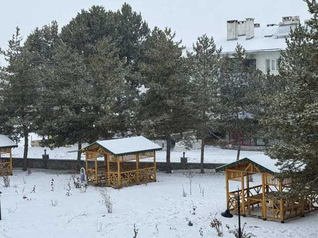 Sivas'ta Sibirya Soğukları: Türkiye'nin En Soğuk İlçesinde Hayat Durdu