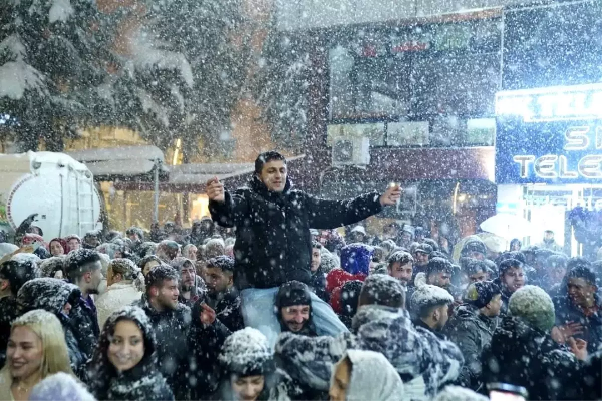 Terme\'de Kar Şenliği Coşkusu: Yüzlerce Vatandaş Eğlendi