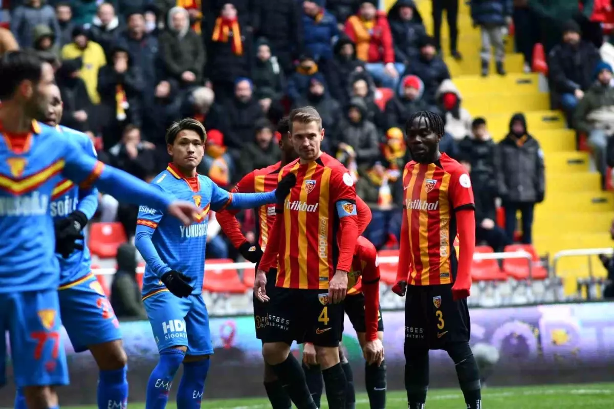 Kayserispor - Göztepe: İlk Yarı Sonucu 1-0