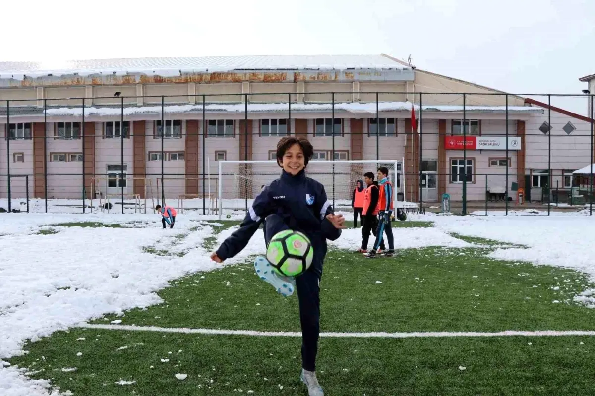 Saldıray Berk: Genç Futbol Yeteneği