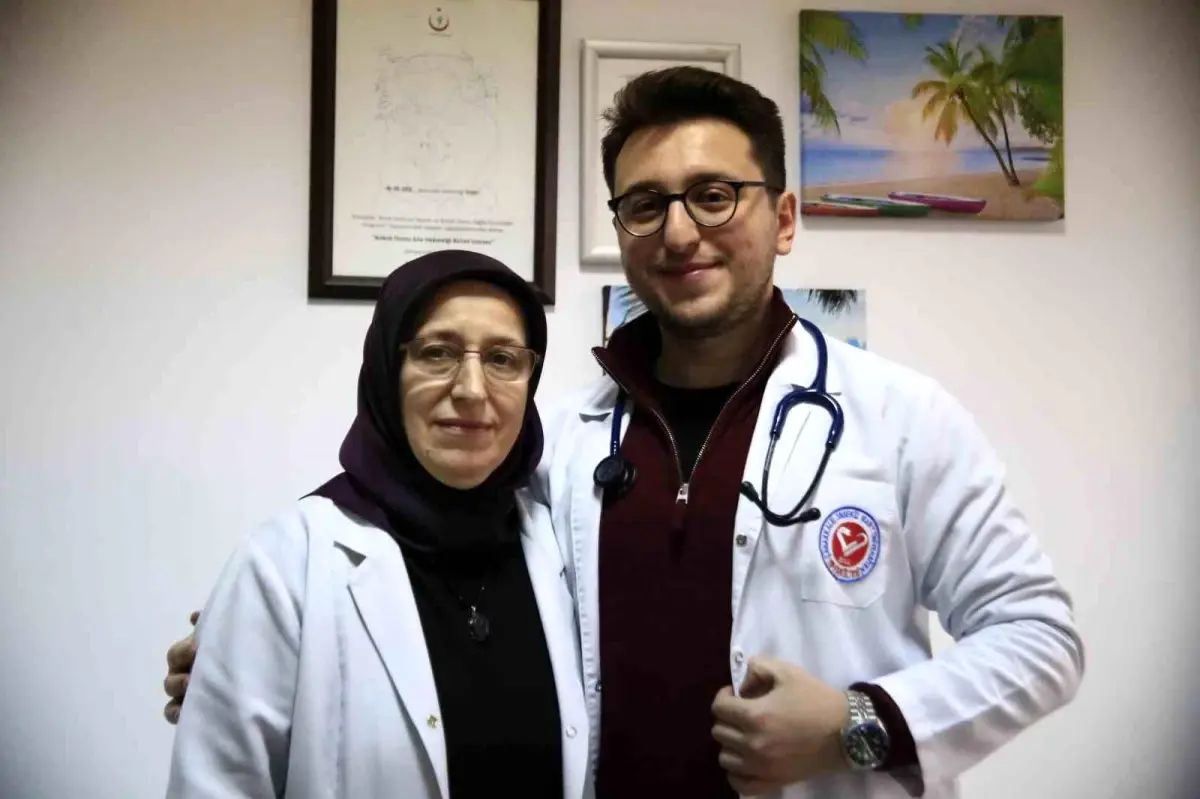 Anne ve Oğul Doktor Aynı Merkezde