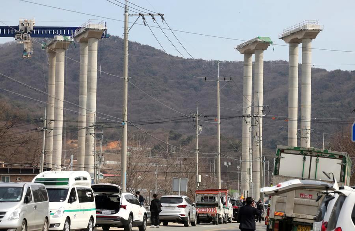Güney Kore\'de Köprü Çöktü: 4 Ölü, 6 Yaralı