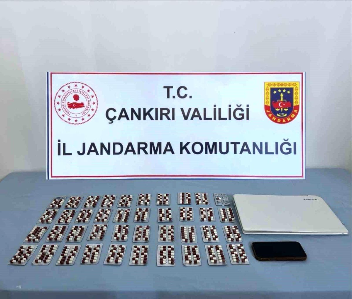 Çankırı\'da 32 Aranan Şahıs ve 17 Göçmen Yakalandı