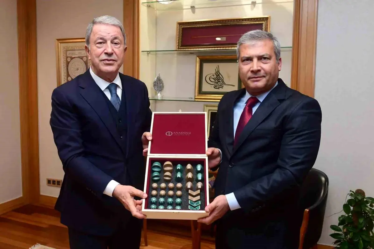 Hulusi Akar\'dan Anadolu Üniversitesi Ziyareti