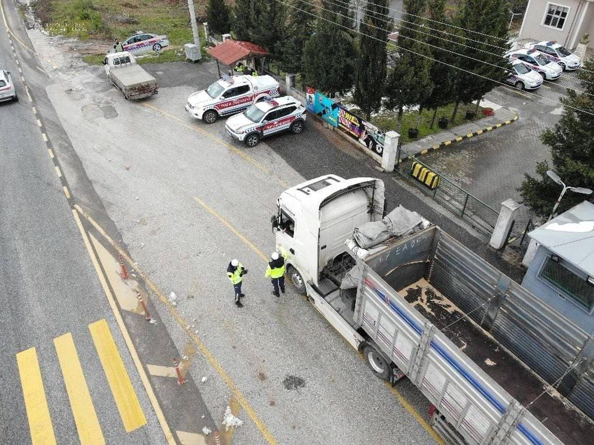 Düzce\'de Jandarmadan Şok Trafik Denetimi