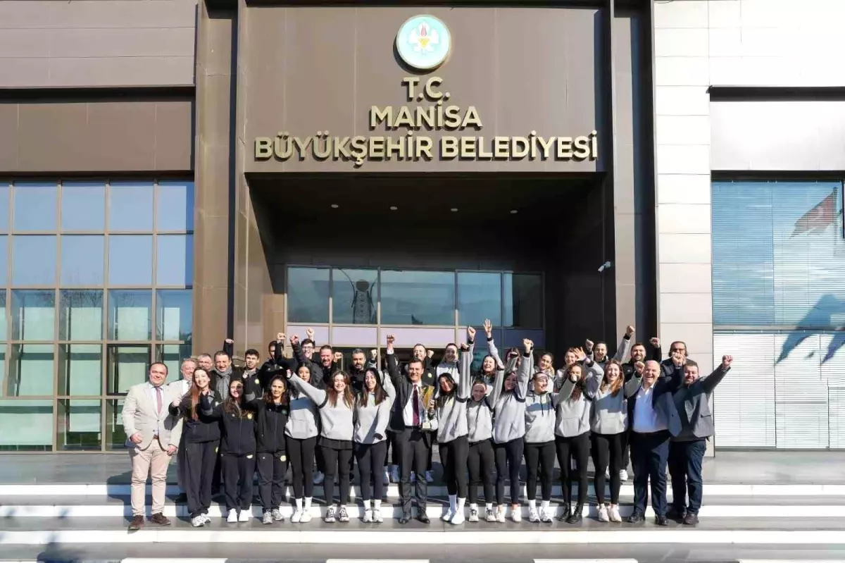 Manisa Büyükşehir Belediyespor Kadın Voleybol Takımı 1. Lige Yükseldi