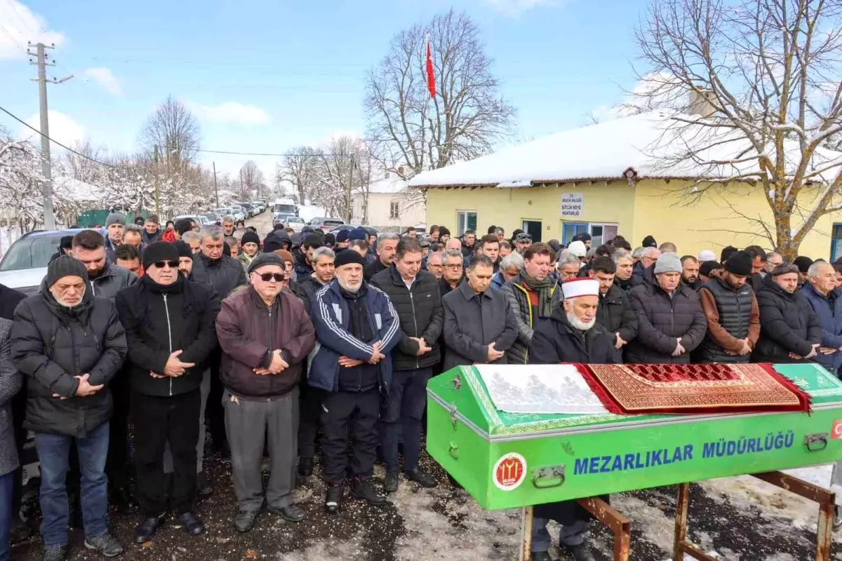 Bilecik\'te Muhtar Erol Aynur Toprağa Verildi