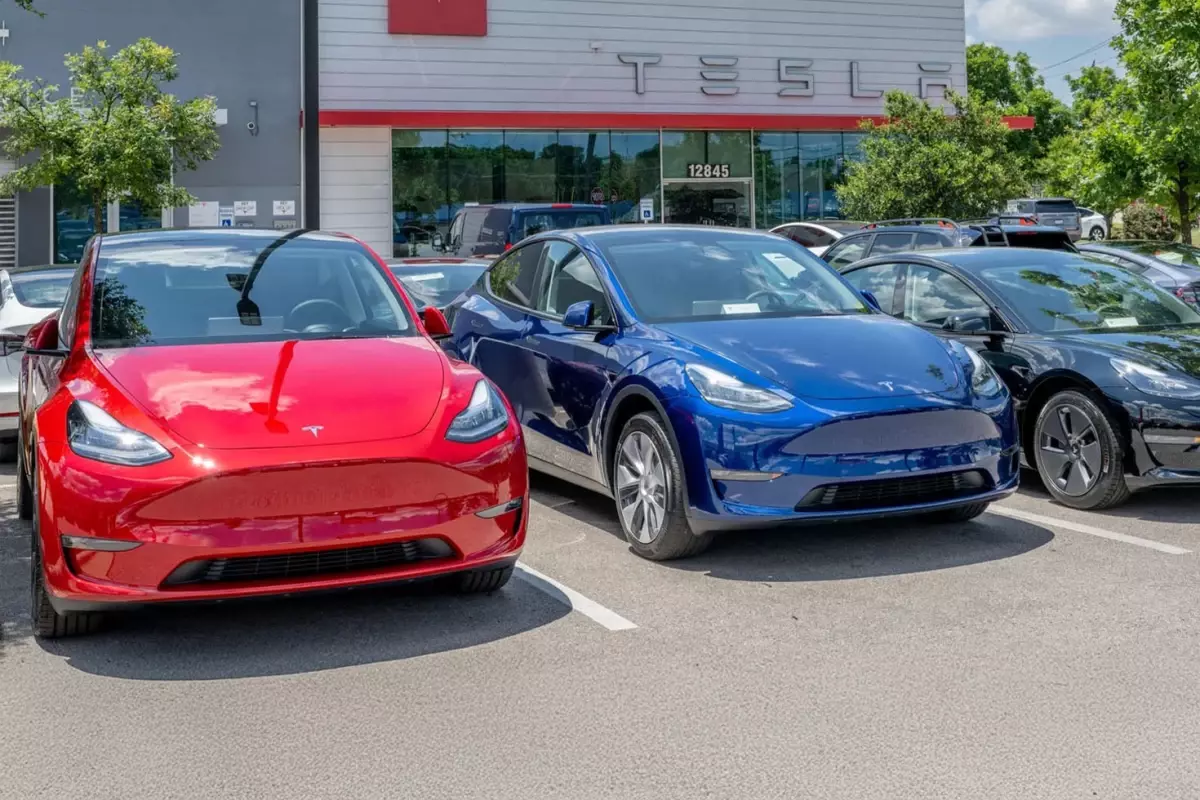 Tesla Avrupa\'da adeta eriyor