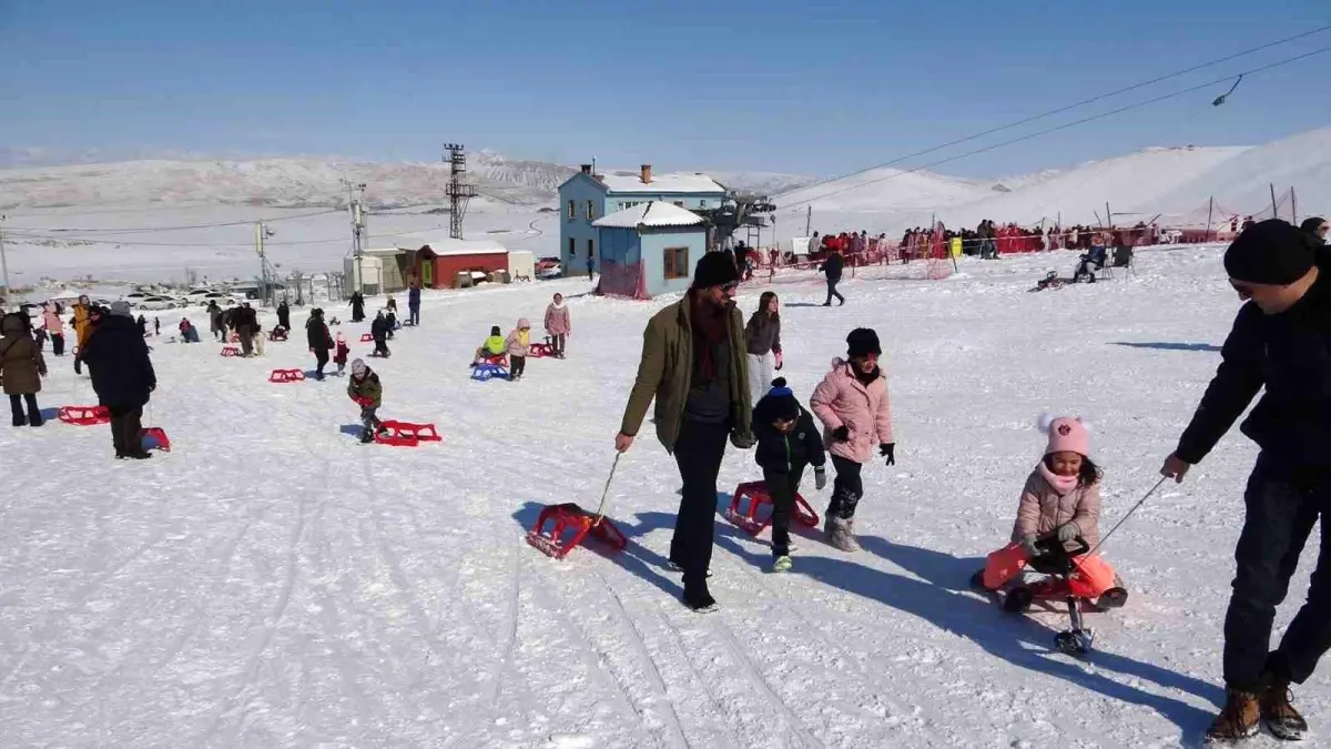 Van\'da Abalı Kayak Merkezi Sezonu Açtı
