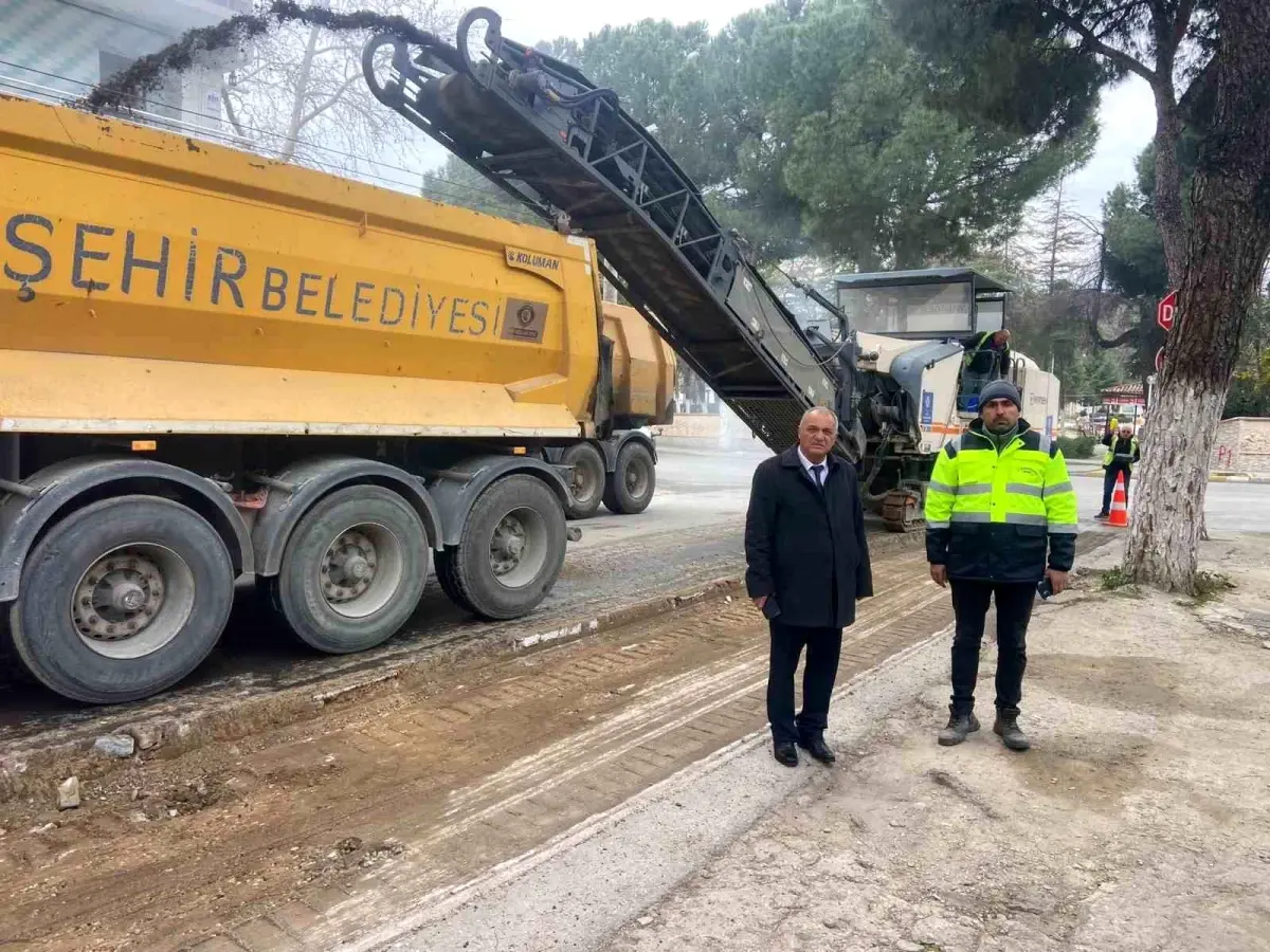 Atça Mahallesi\'nde Yol Yapım Çalışmaları Devam Ediyor