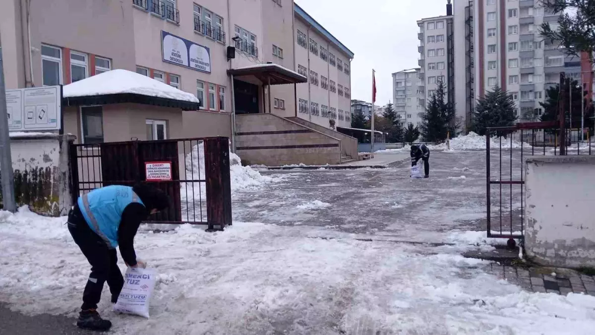 Ünye Belediyesi, Okullarda Karla Mücadele Çalışmalarını Tamamladı