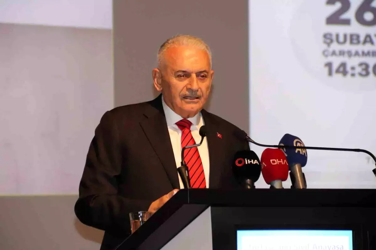 Binali Yıldırım: "Cumhurbaşkanı Erdoğan\'ın tekrar aday olmasının yolu açılmalı"