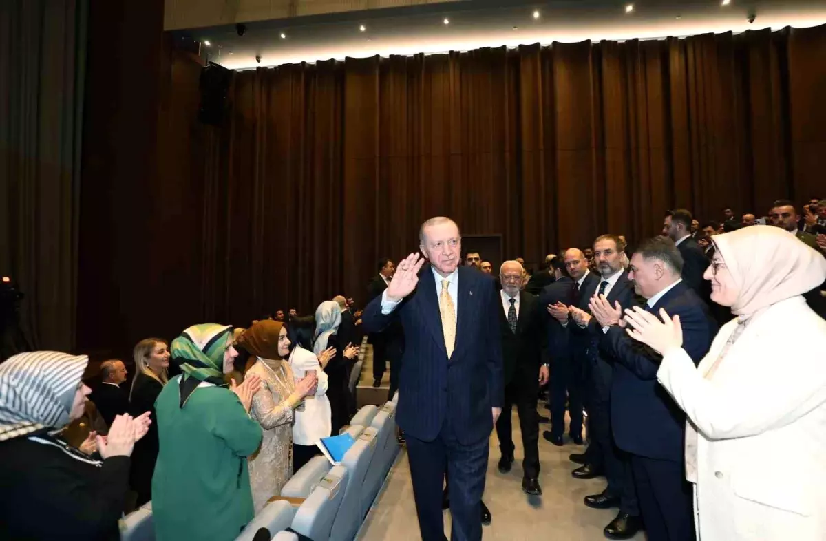 Cumhurbaşkanı Erdoğan: "Sayın Özel, başkomutan olarak sana sesleniyorum ayağını denk al"
