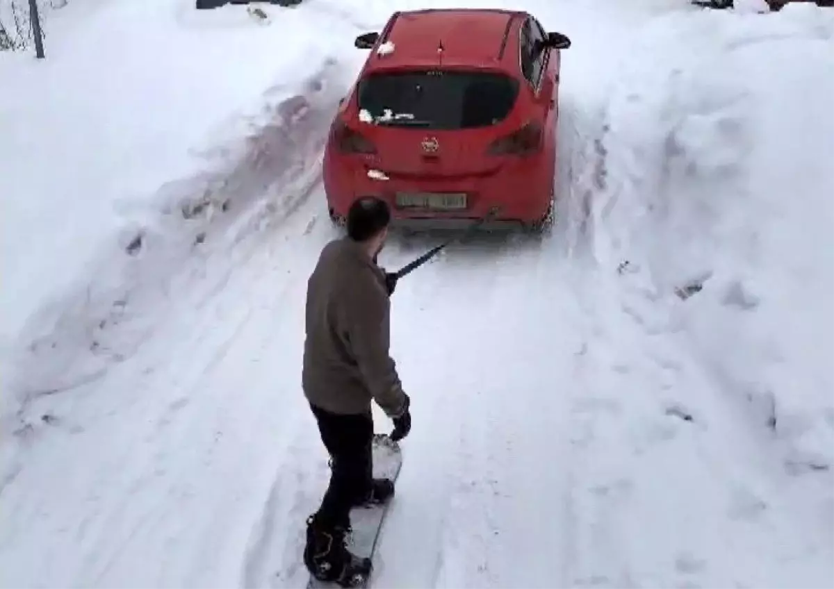 Doktor, Karla Kaplı Sokaklarda Snowboard Yaptı