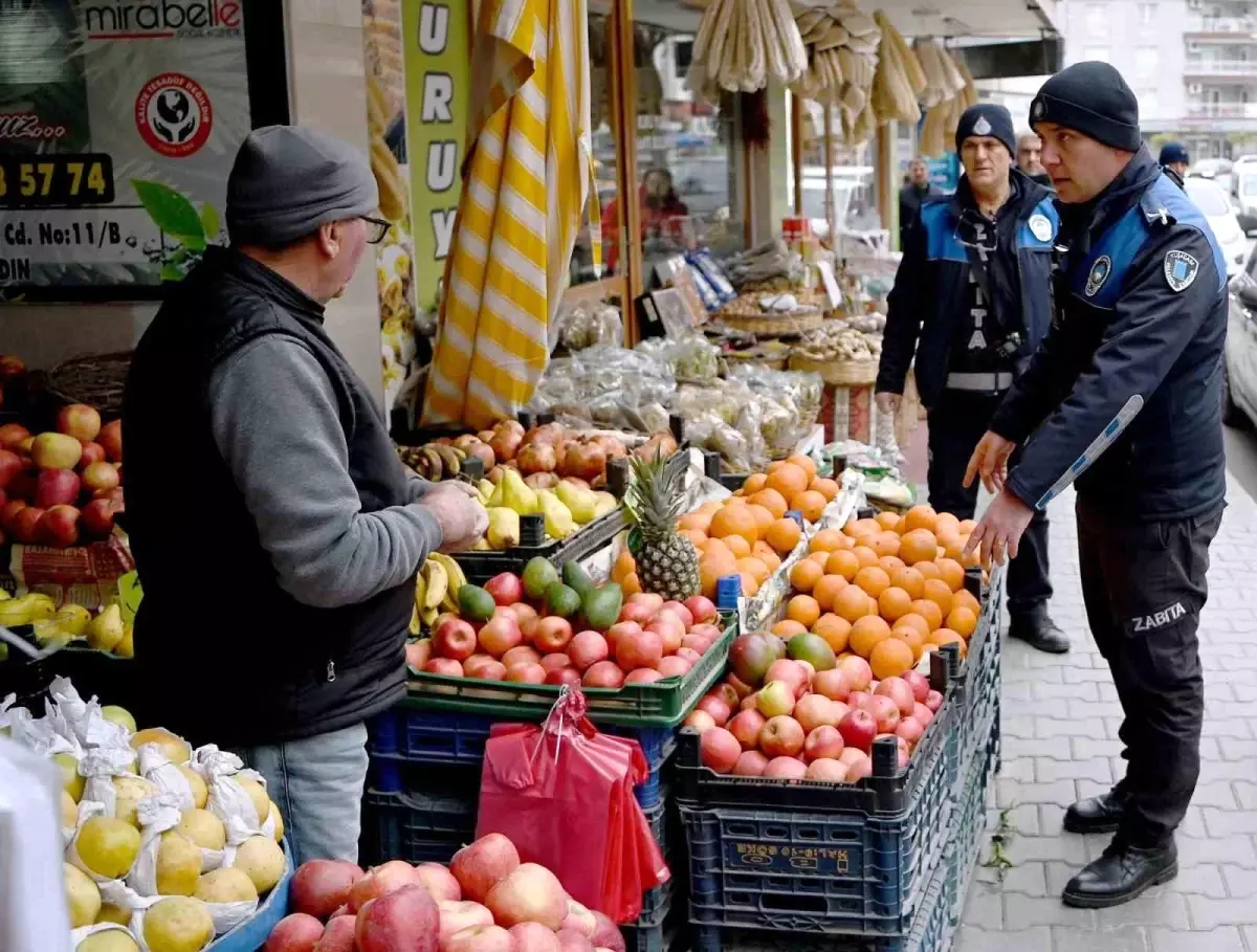 Kuşadası Belediyesi\'nden Kaldırım Denetimleri