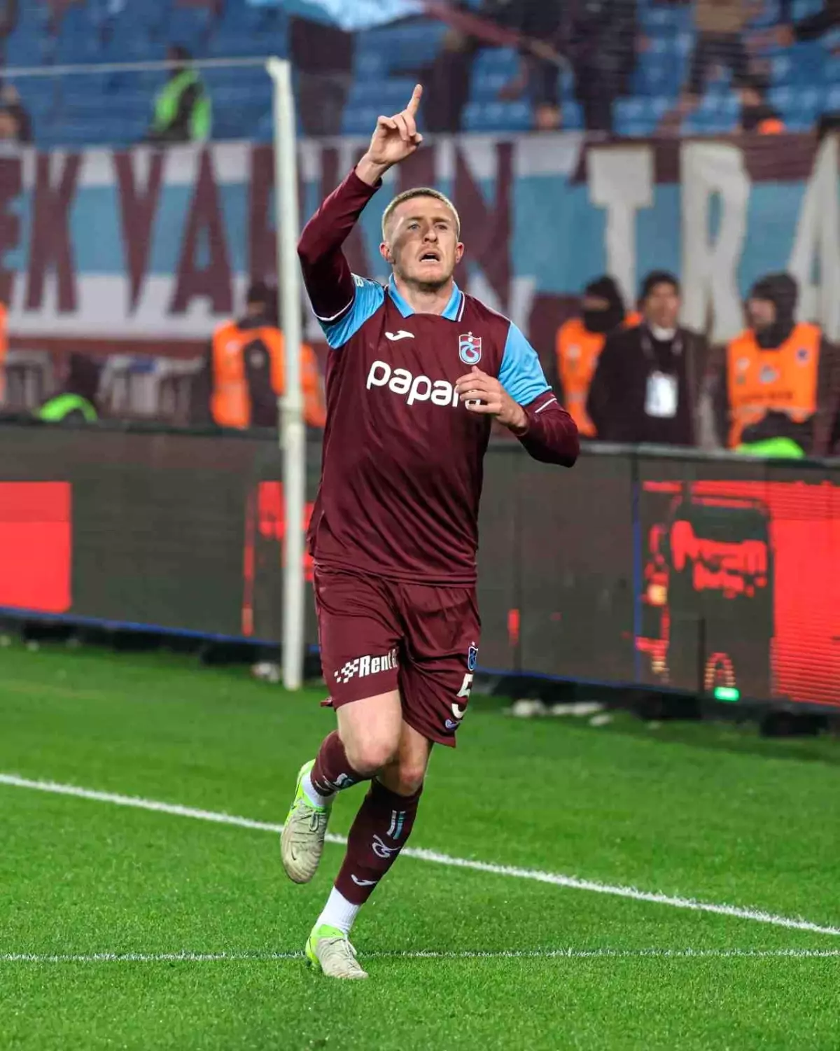 Trabzonspor Rizespor\'u 3-0 Geçti