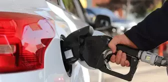 Benzine indirim, motorine zam geldi