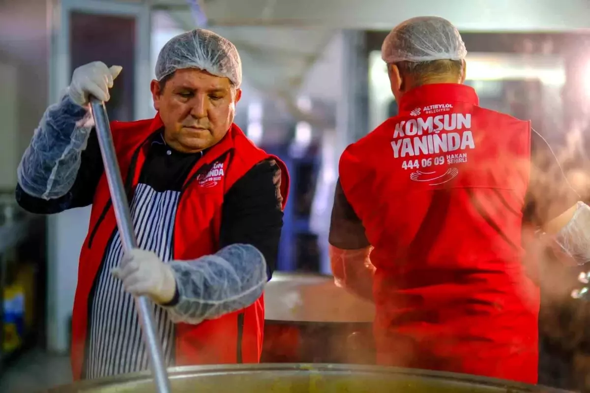 Altıeylül Belediyesi Ramazan Ayında İhtiyaç Sahiplerine Yardım Eli Uzatıyor