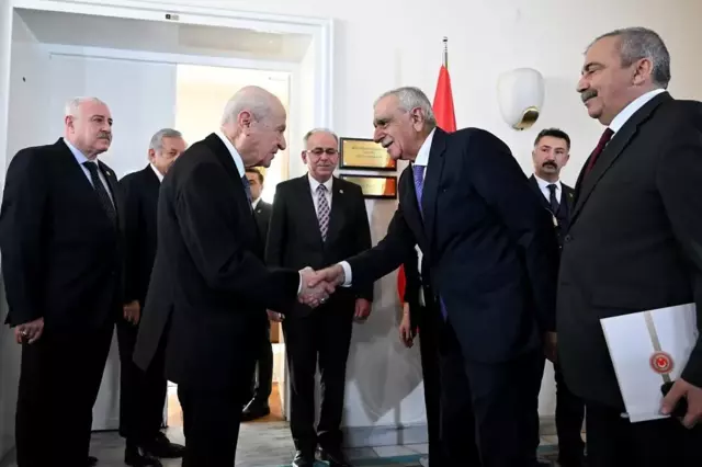 Bahçeli'nin 'Tokalaşmasıyla' Başlayan, 'Pkk'nın Feshedilmesi' Çağrısına Varan Süreçte Yaşananlar