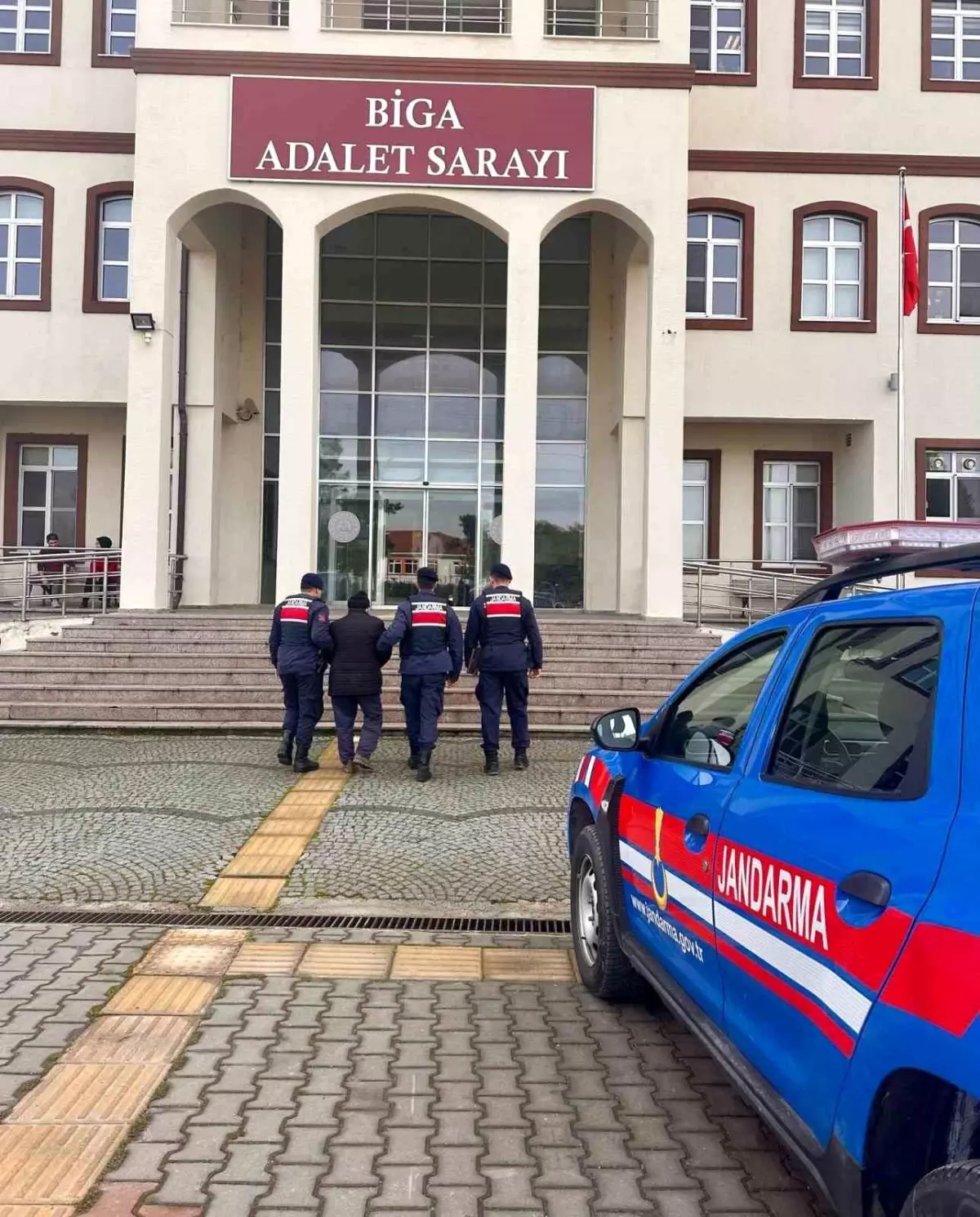 Aranan Şahıs Biga\'da Yakalandı