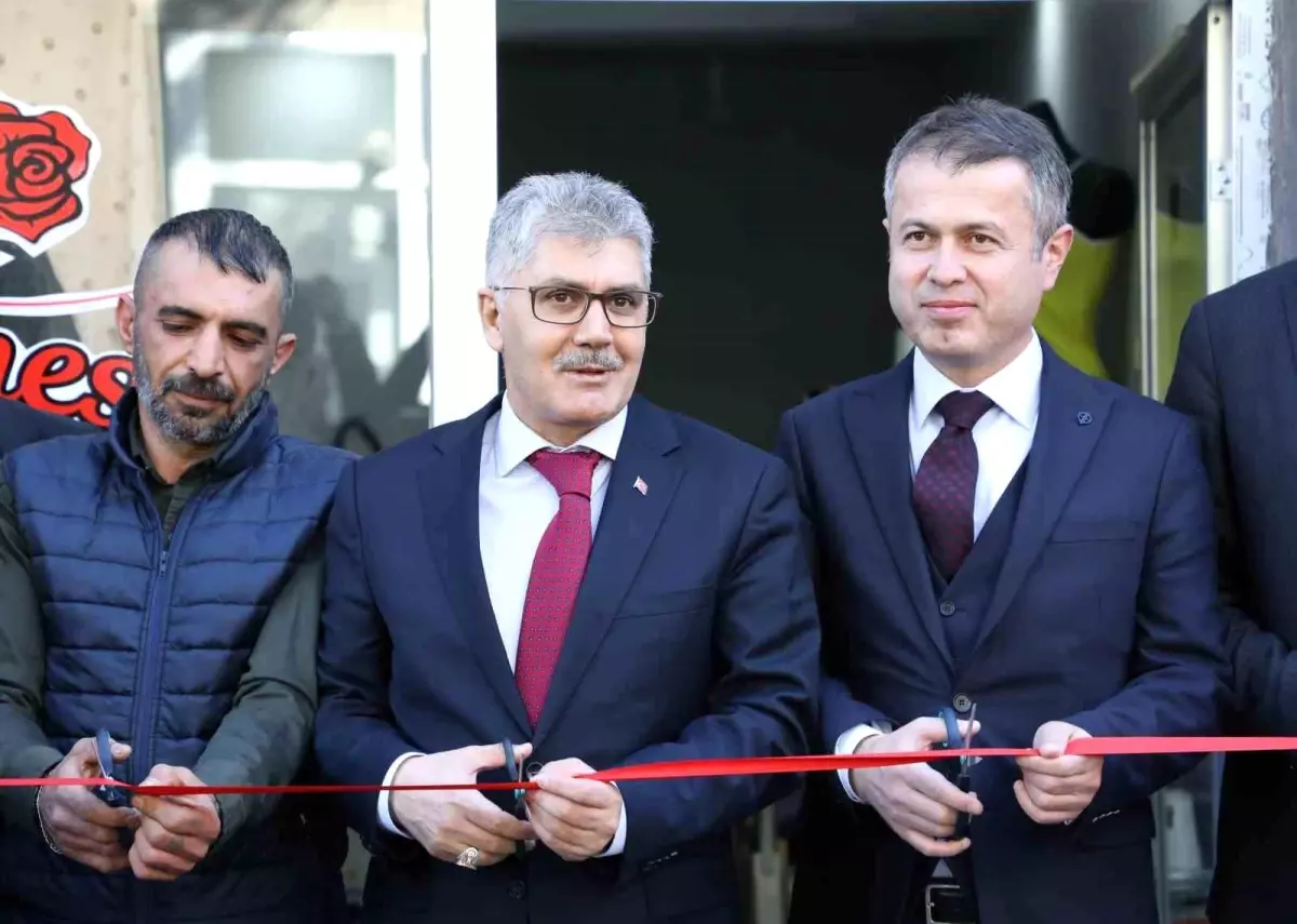 Eski Hükümlü Ferhat Gül\'ün Terzi Dükkanı Açıldı