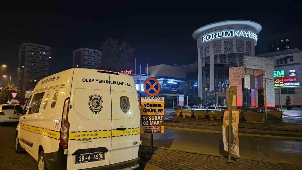 Kayseri\'de Bıçaklı Kavga: Anne ve 2 Kızı Yaralandı