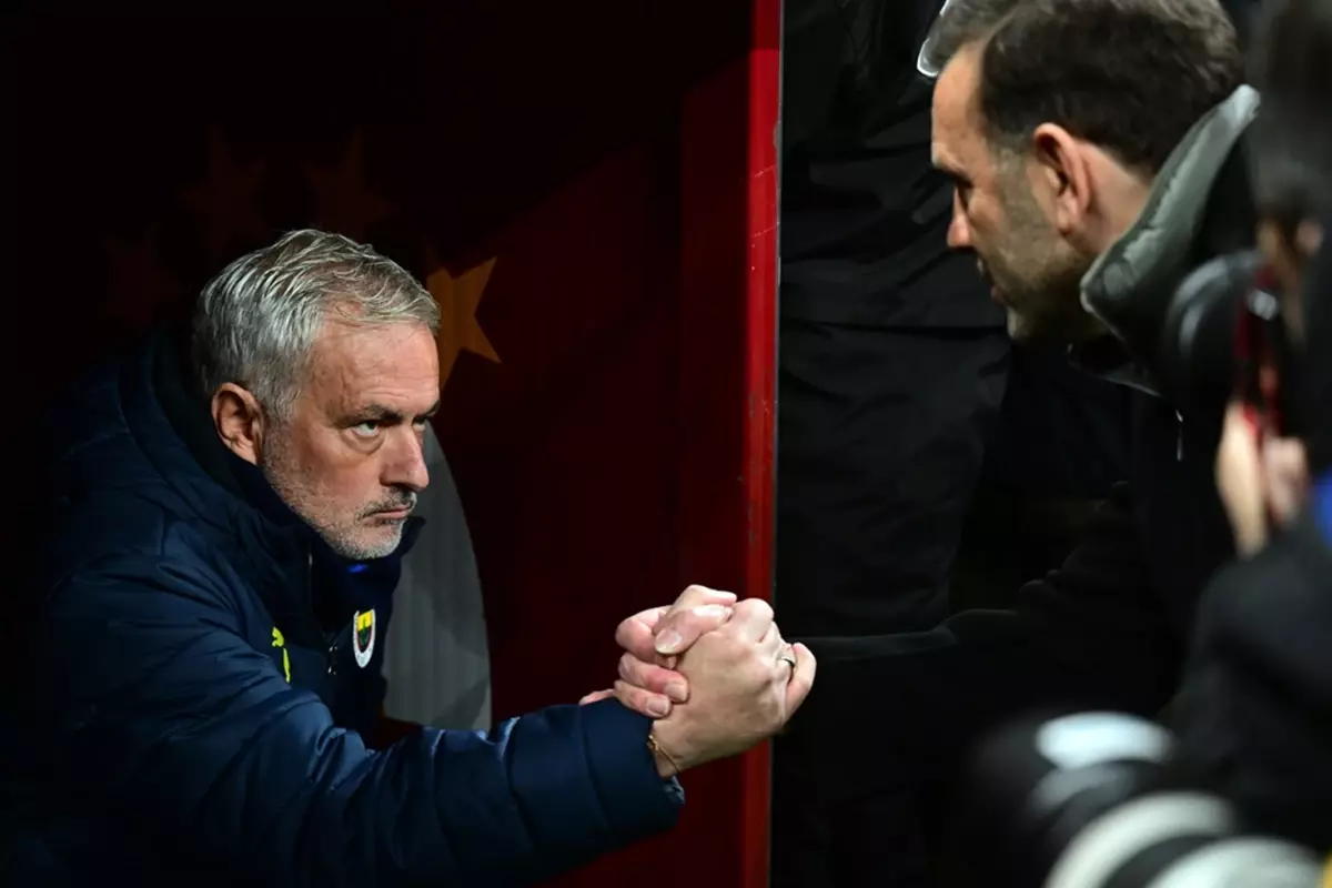 Jose Mourinho\'ya 4, Okan Buruk\'a 1 maç men cezası