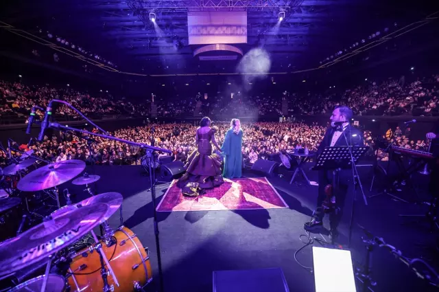 Kibariye ile Buika'dan tarihi konser: Sevdam Ağlıyor şarkısını seslendirdiler