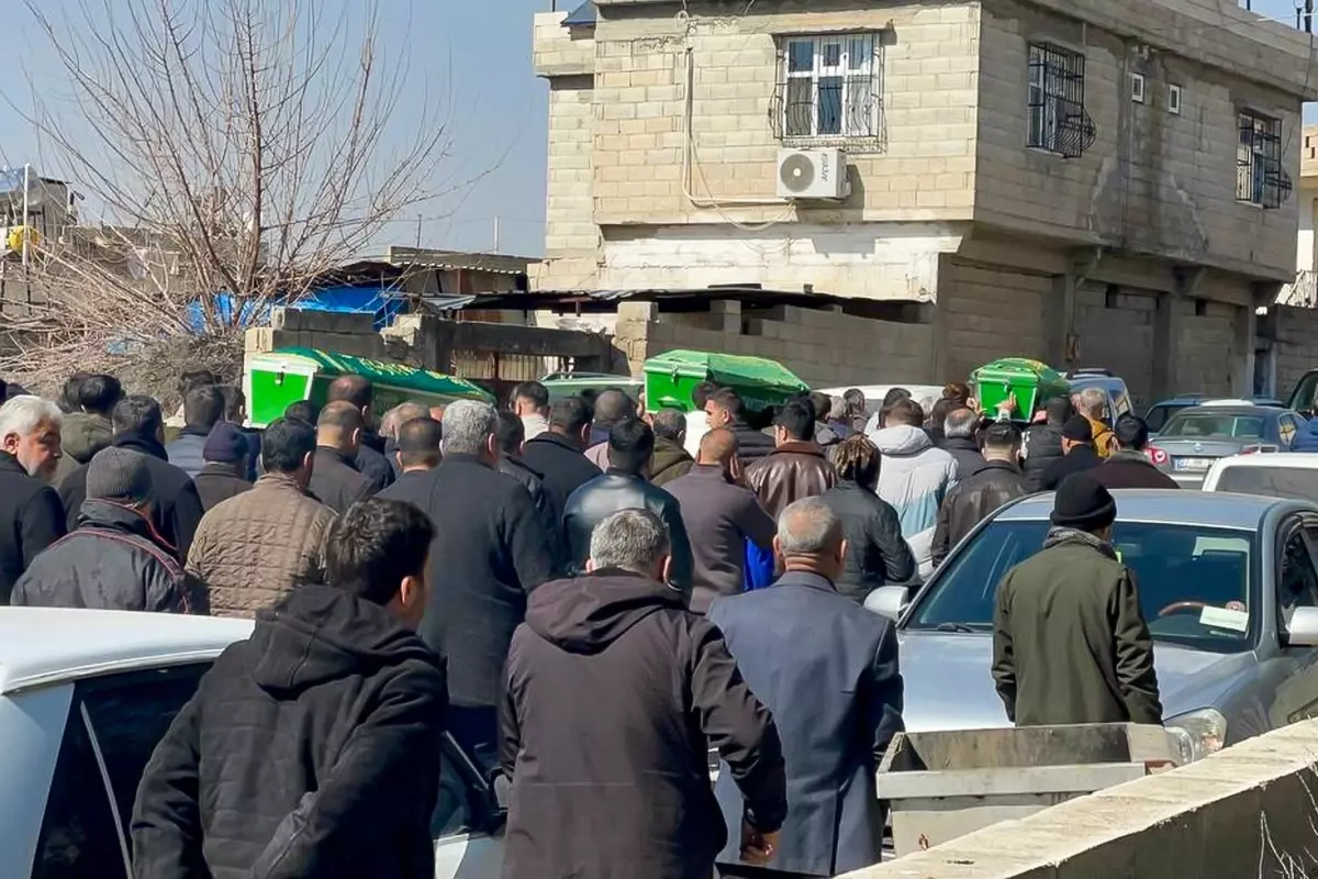 Sobadan sızan gazdan ölen 3 kardeşin cenazesinde yürek burkan görüntü