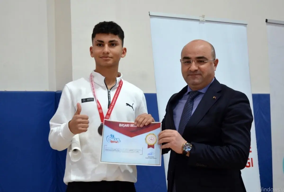 Tavşanlı, Okul Sporları Karate Turnuvası\'na Ev Sahipliği Yaptı