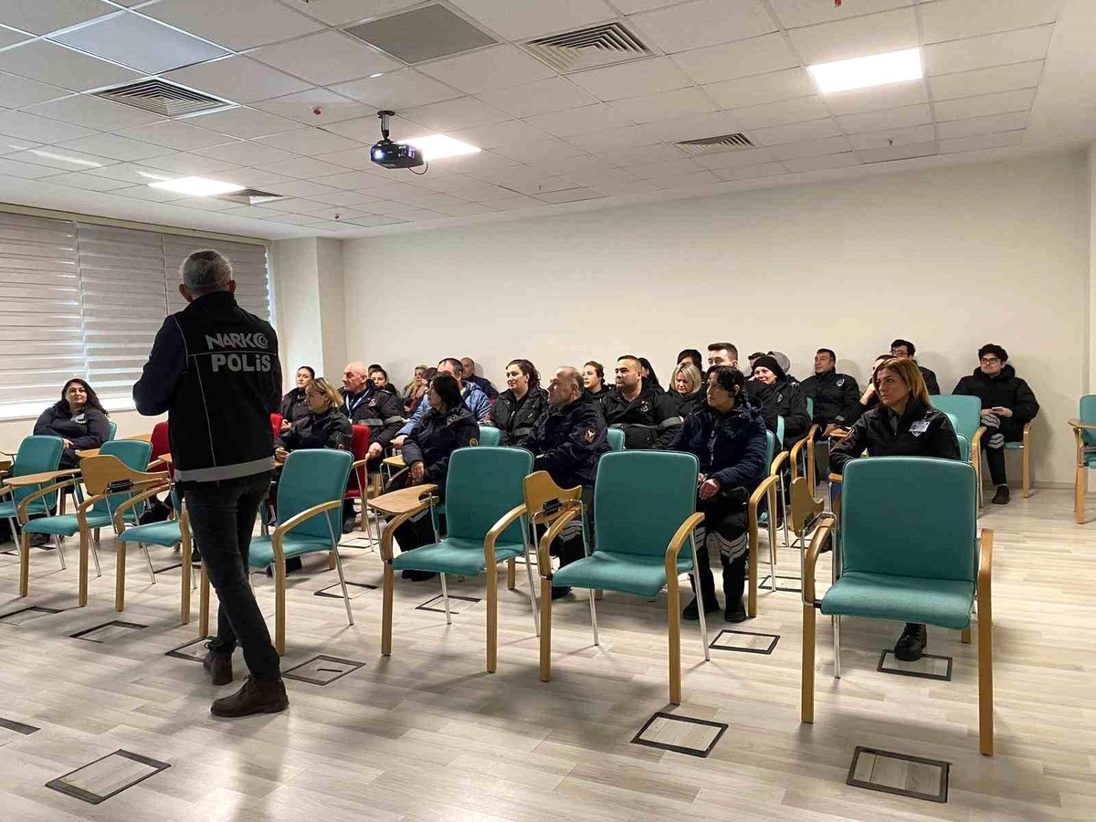 Tekirdağ\'da Güvenlik Görevlilerine Eğitim