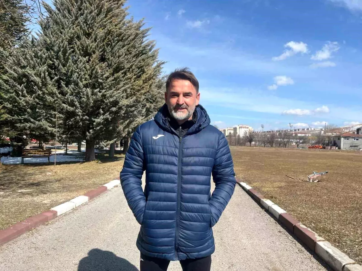 Elazığspor Teknik Direktörü\'nden Zorlu Maç Uyarısı