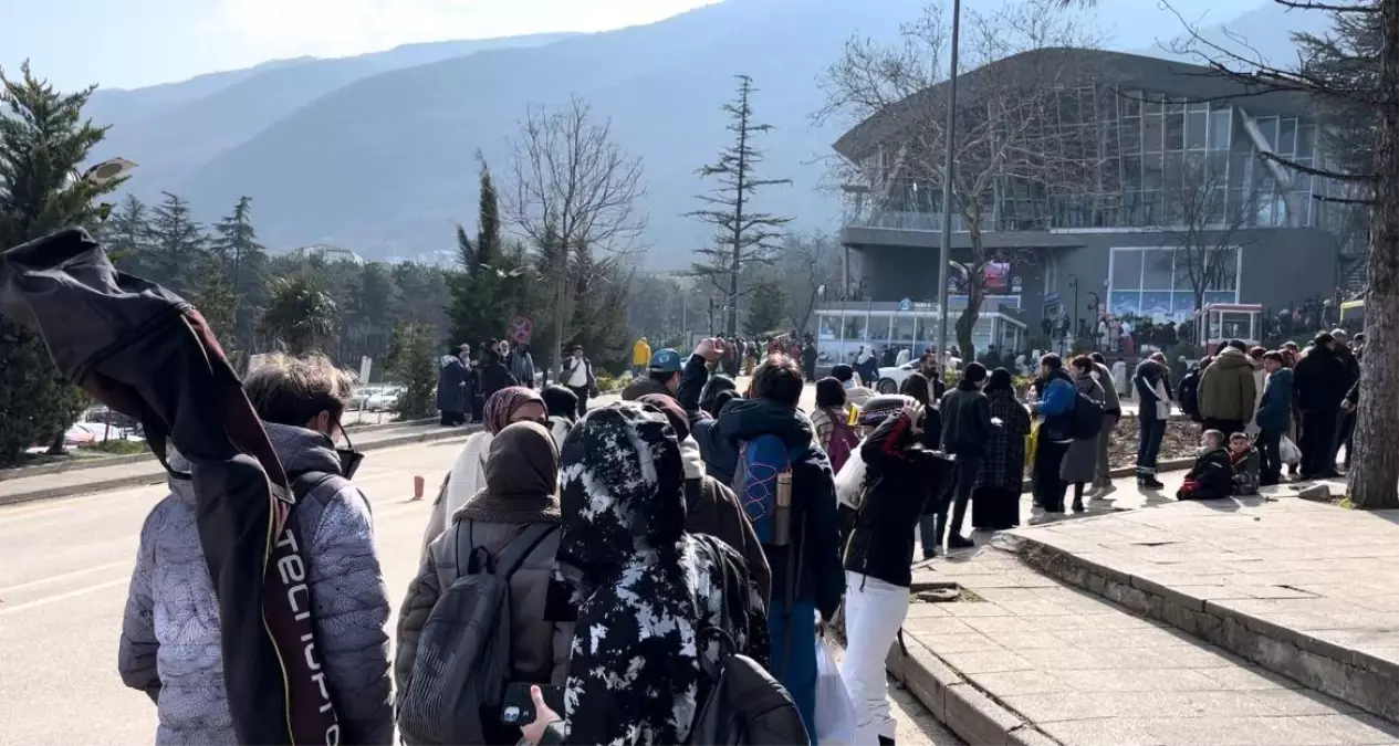 Uludağ Teleferik Arızası Turistleri Bekletti