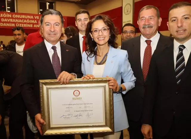 CHP'de sürpriz aşk! Belediye başkanları evlenme kararı aldı