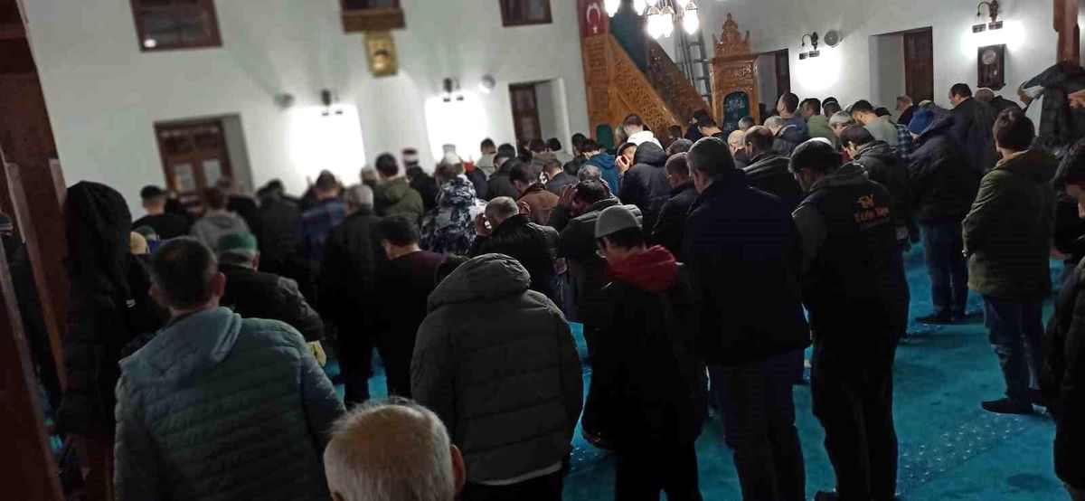 Ramazan Teravih Namazı Coşkusu