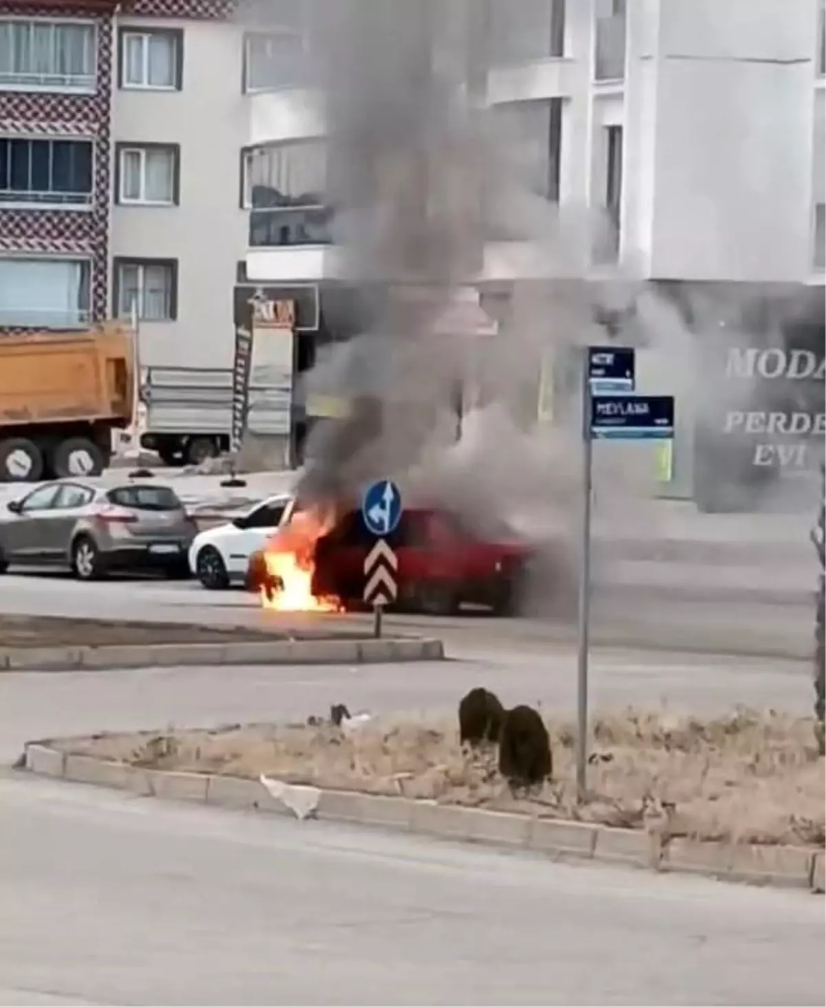 Elazığ\'da Tofaş Araç Yangını