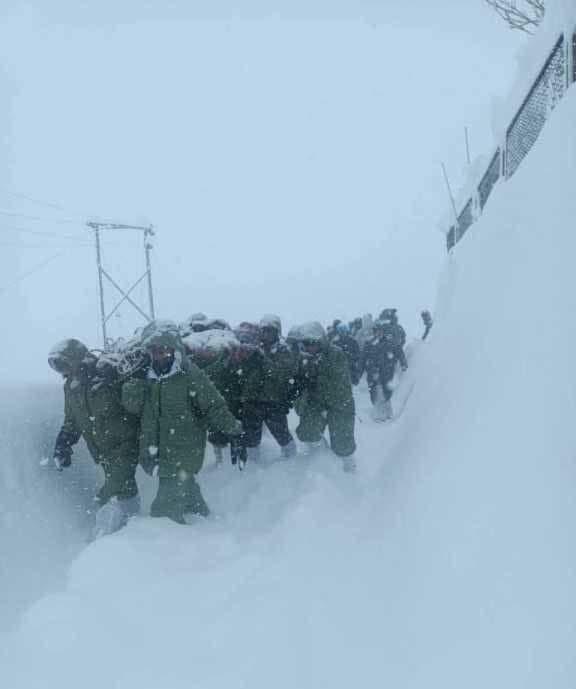 Hindistan'da Çığ Felaketi: 41 Kişi Mahsur Kaldı