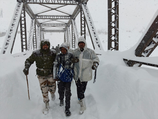 Hindistan'da Çığ Felaketi: 41 Kişi Mahsur Kaldı