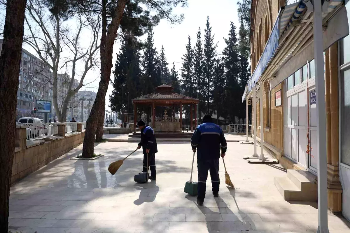 Kahramanmaraş\'ta Camiler Ramazan İçin Temizleniyor