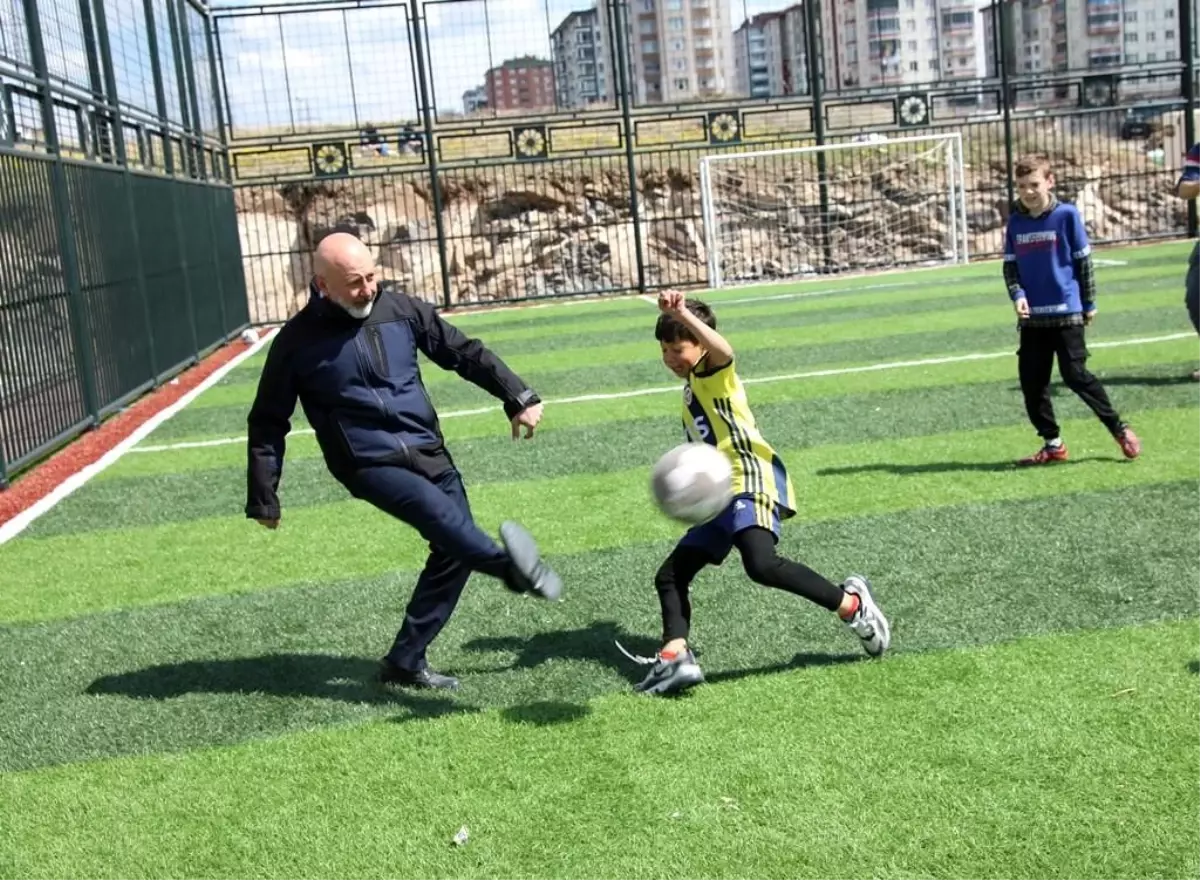 Kocasinan Belediyesi Futbol Akademisi Seçmeleri Devam Ediyor